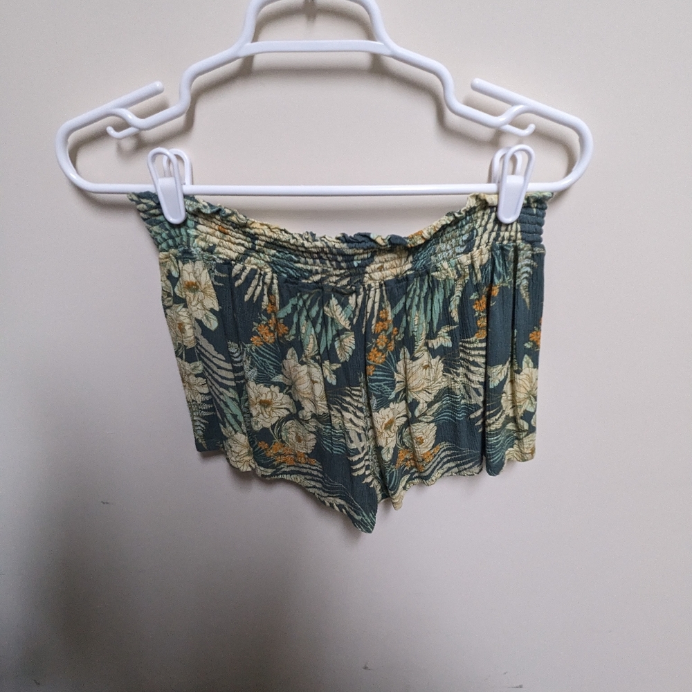 BeBop Floral Crinkle Short - Picture 9 of 9